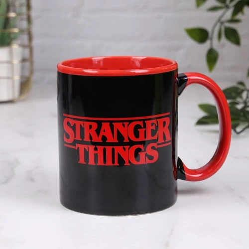 Stranger Things bögre - Fekete Stuck In The Upside Down 