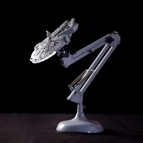 Star Wars Millenium Falcon állítható asztali lámpa