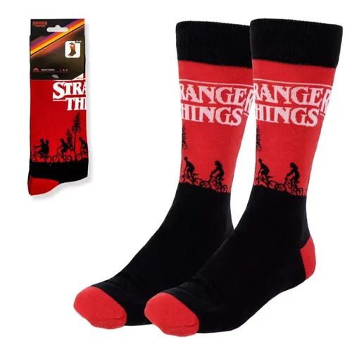 Stranger Things felnőtt hosszú szárú zokni 38/45 - Logo - A zokni fekete alapon piros szárral a sorozat logója jelenik meg