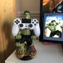 Kép 2/7 - Marvel Hulk XL telefon és konzol kontroller tartó figura töltéshez
