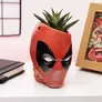 Kép 2/7 - Deadpool asztali kaspó és tolltartó