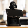 Kép 6/6 - Star Wars Darth Vader telefon és konzol kontroller tartó figura töltéshez