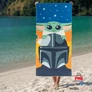 Star Wars The Mandalorian törölköző, fürdőlepedő 70x140 cm - Grogu és Din Djarin