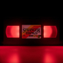 Kép 3/9 - Stranger Things hangulatvilágítás - VHS kazetta formájú 